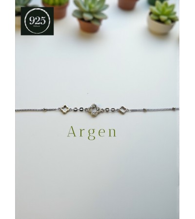 ÜÇLÜ YONCA  ELMAS KESİM ZİRKONİA ZİNCİRLİ GÜMÜŞ BİLEKLİK