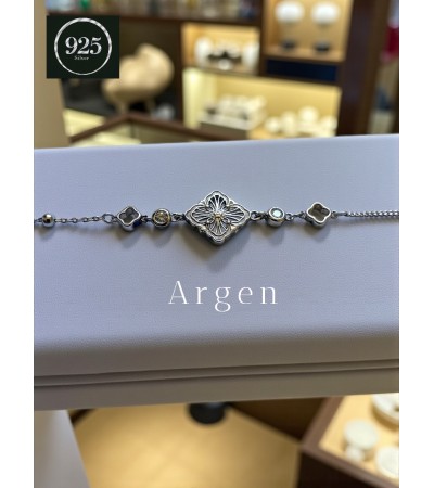 ÖZGÜN MODEL KARE ELMAS KESİM ZİRKONİA GÜMÜŞ BİLEKLİK