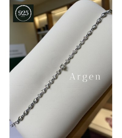 ELMAS KESİM BAGET VE ÇİÇEK DESENLİ GÜMÜŞ KADIN BİLEKLİK